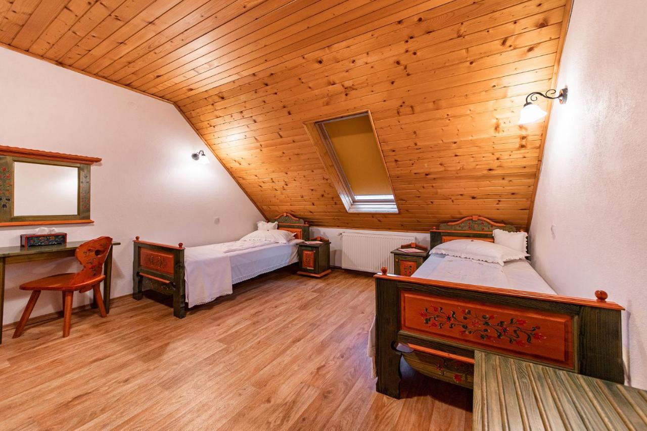 Conacul Secuiesc-Szekelyko Kuria Hotel Coltesti Buitenkant foto