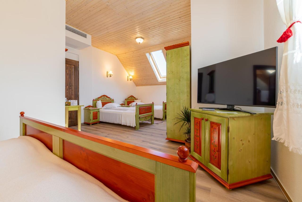 Conacul Secuiesc-Szekelyko Kuria Hotel Coltesti Buitenkant foto