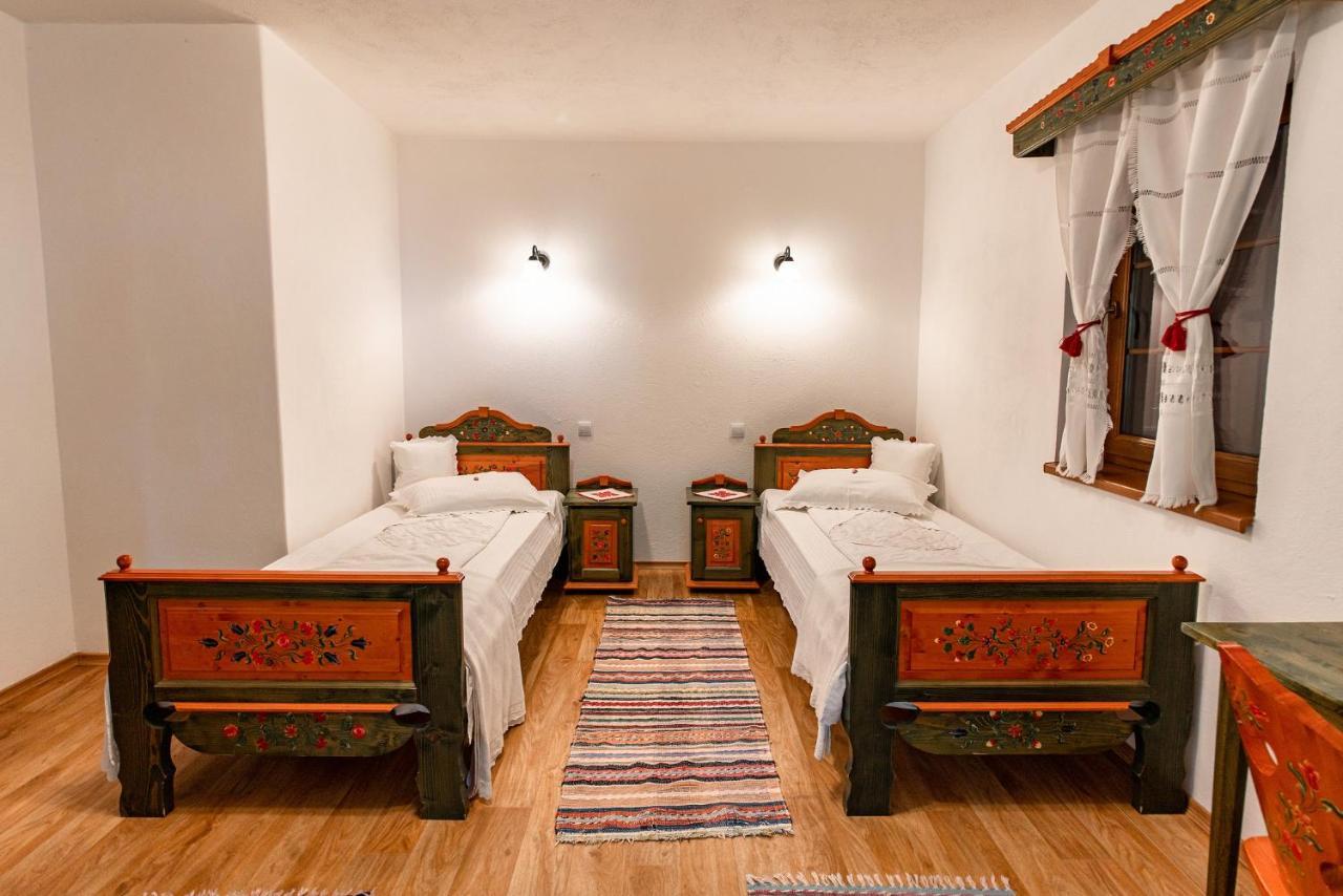 Conacul Secuiesc-Szekelyko Kuria Hotel Coltesti Buitenkant foto