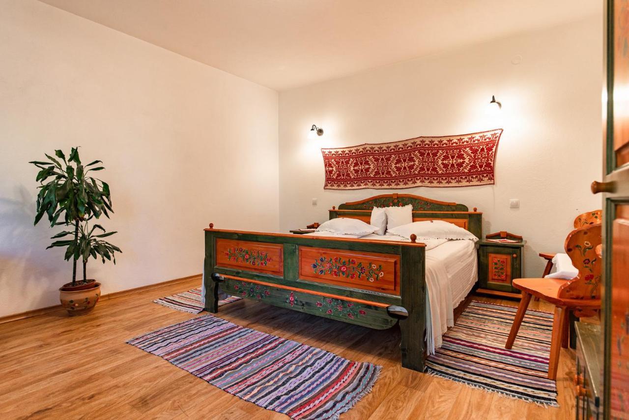Conacul Secuiesc-Szekelyko Kuria Hotel Coltesti Buitenkant foto