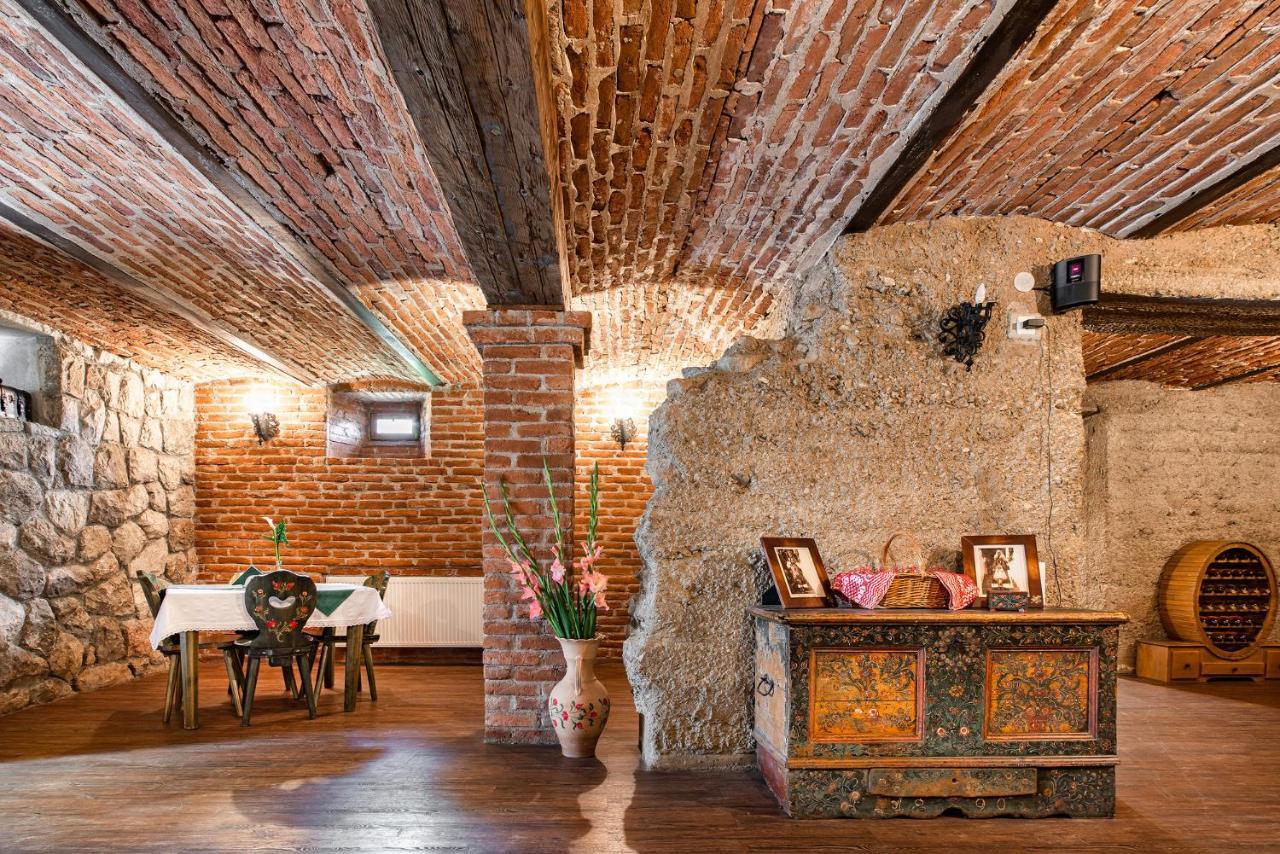 Conacul Secuiesc-Szekelyko Kuria Hotel Coltesti Buitenkant foto