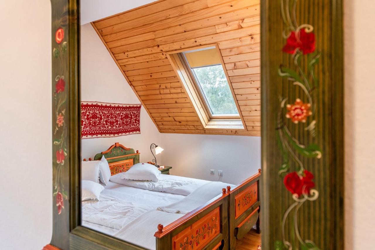 Conacul Secuiesc-Szekelyko Kuria Hotel Coltesti Buitenkant foto