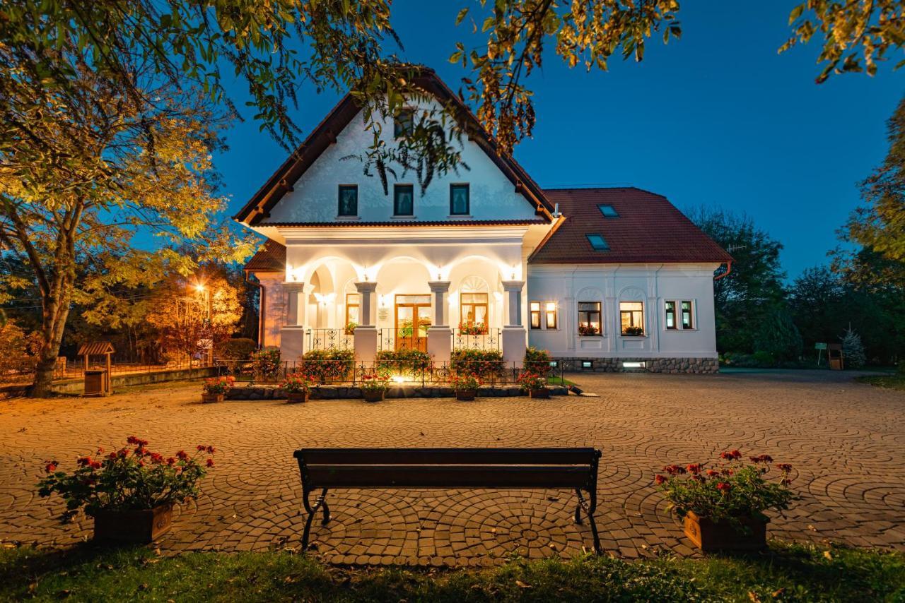 Conacul Secuiesc-Szekelyko Kuria Hotel Coltesti Buitenkant foto